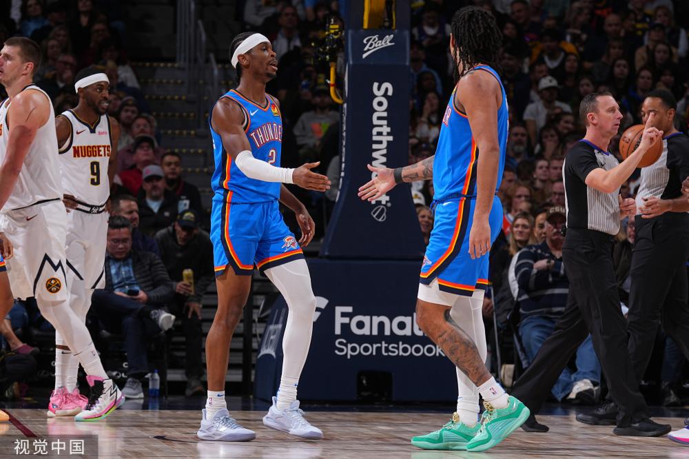 而她优雅的 而她优雅的